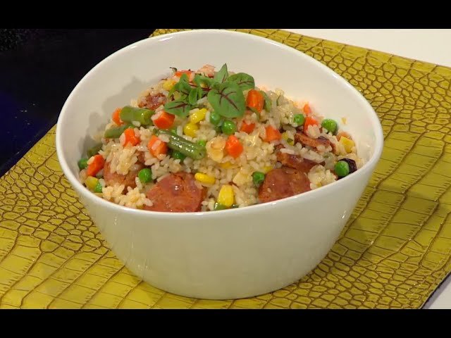 Receta Tradicional: Cómo Preparar Arroz con Chorizo Regional Según Cocineros Históricos