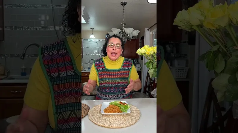 Receta Tradicional: Arroz con Chorizo Regional de Pueblos Originarios