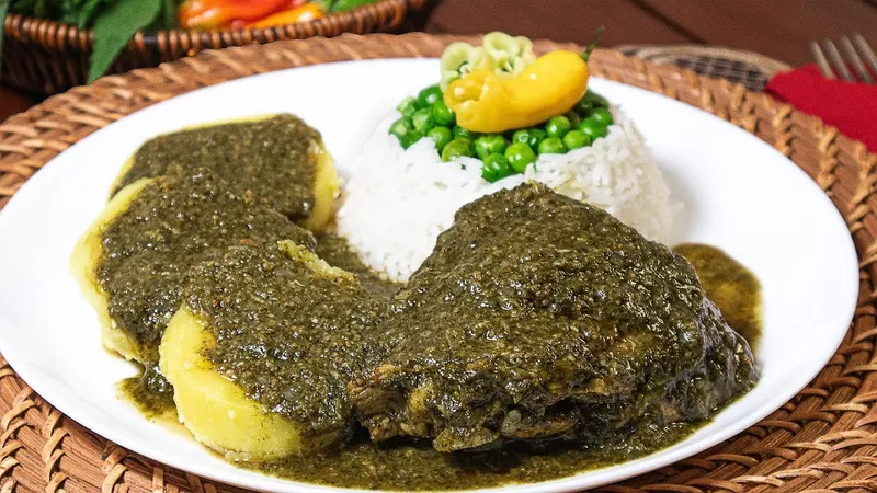 Receta Tradicional de Arroz con Gallina en Huacatay de Cusco: Ingredientes Locales Auténticos