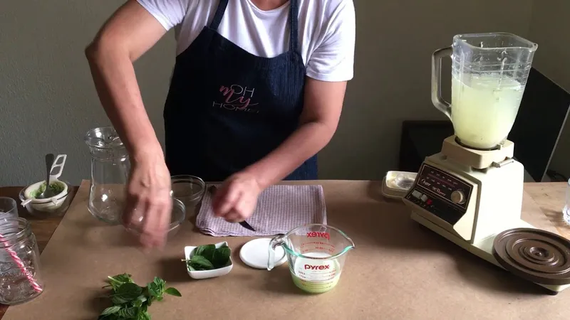 Cómo Preparar Limonada con Hierbabuena en Casa: Receta Refrescante