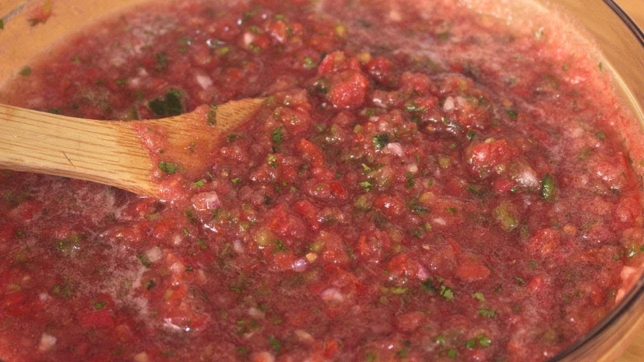 Cómo Preparar Salsa de Tomate Cruda con Cebolla: Receta Fácil y Rápida
