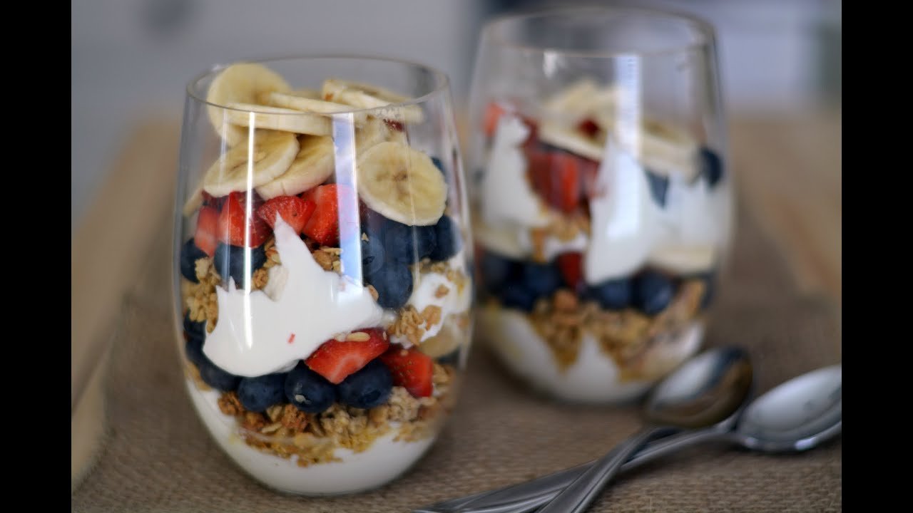 Los 10 Mejores Parfaits con Frutas y Miel para un Desayuno Fresco y Delicioso