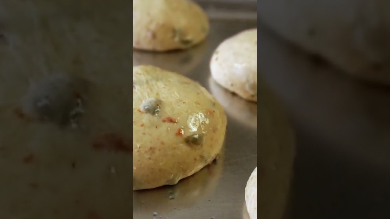 Descubre las Principales Diferencias entre Pan de Yema y Pan con Aceitunas