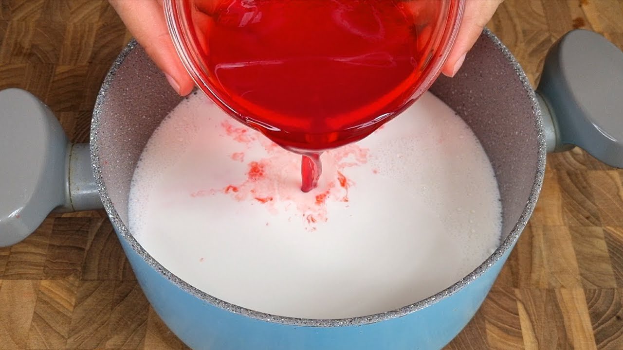 Receta Fácil: Cómo Hacer Postre Casero de Gelatina con Leche Sin Horno | Paso a Paso