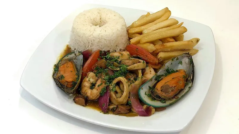 Receta de Saltado de Mariscos: Paso a Paso para una Cena Deliciosa
