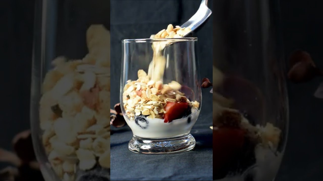 Receta de Vasitos de Fruta y Yogur con Nueces: Desayuno Saludable Ideal