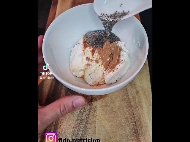 Receta Fácil de Salsa de Yogur Saludable con Espinaca: Perfecta para Cualquier Momento del Día