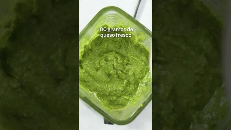 Receta Auténtica de Tallarín Verde por Paola Ríos en Arequipa - Descubre el Sabor Andino