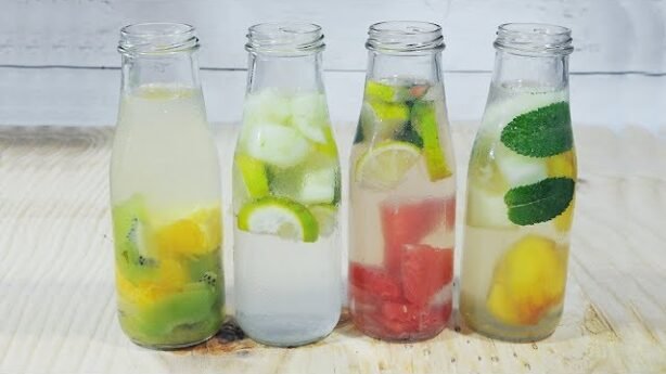 Refrescante agua saborizada casera para el verano