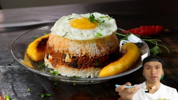 Arroz tapado con carne molida y aceitunas
