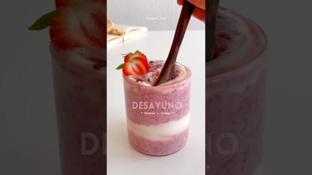 Crema fría de avena con fresas para comenzar bien el día