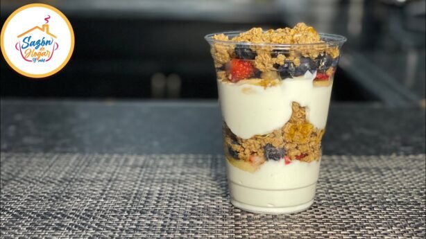 Parfaits con frutas con linaza para comenzar bien el día