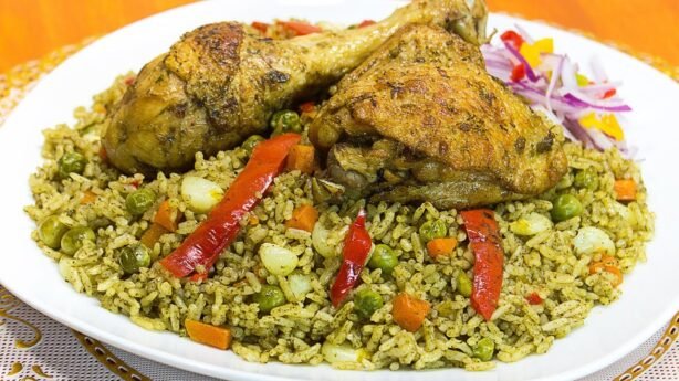 Cómo se hace el arroz con pollo tradicional peruano al estilo tradicional