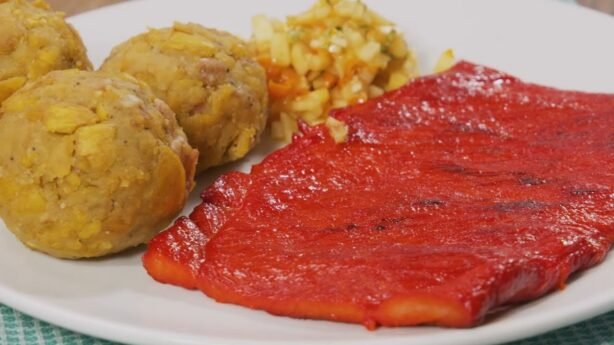 Arroz con tacacho y cecina (variación)